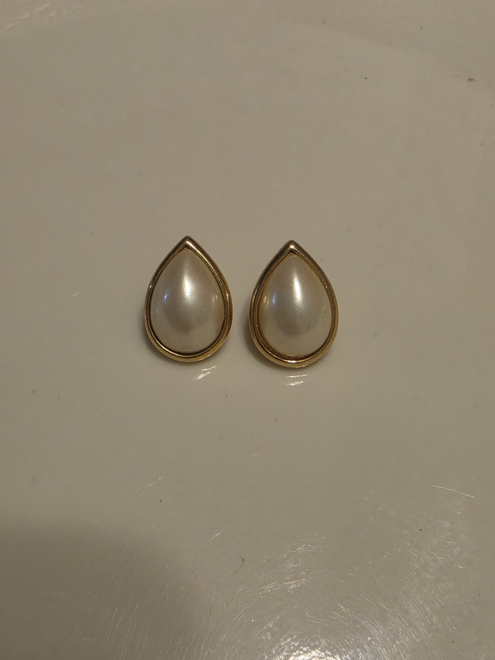 Vintage Trifari Gold Tone Teardrop Earrings